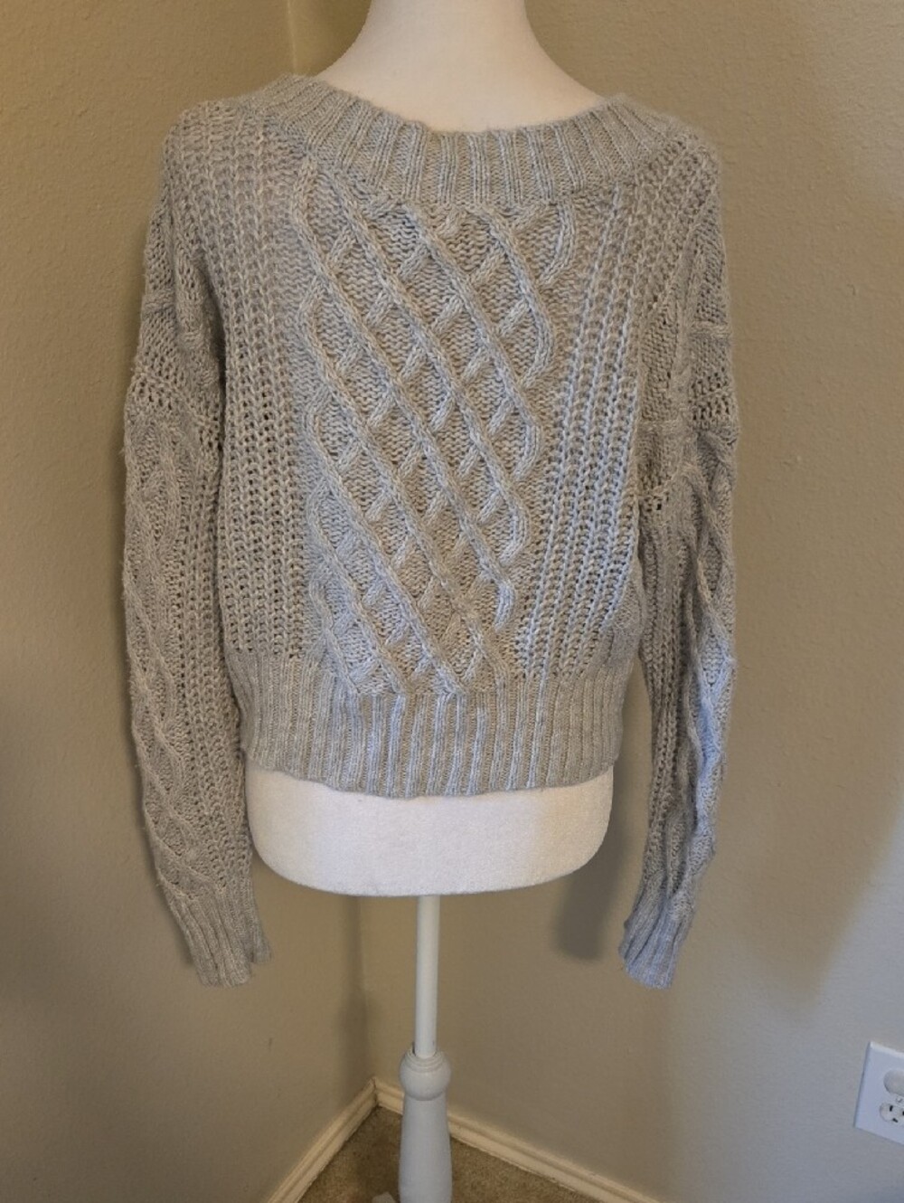 V-Neck Cable Knit Sweater - Light Gray - Picture 3 of 4